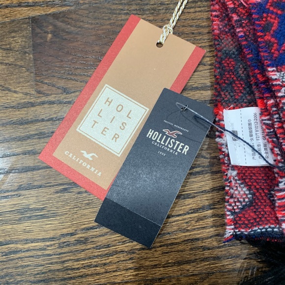 New Hollister Blanket Scarf One Size Red Pattern - Picture 2 of 6
